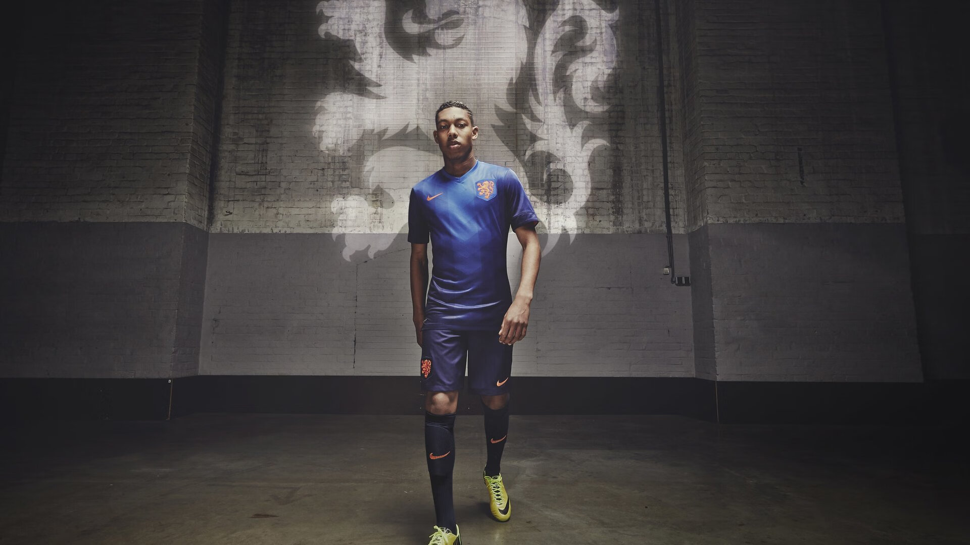 leyu乐鱼官网登录入口-_青少年运动员成长路径：从训练营到职业舞台_，青少年运动员选材与培养