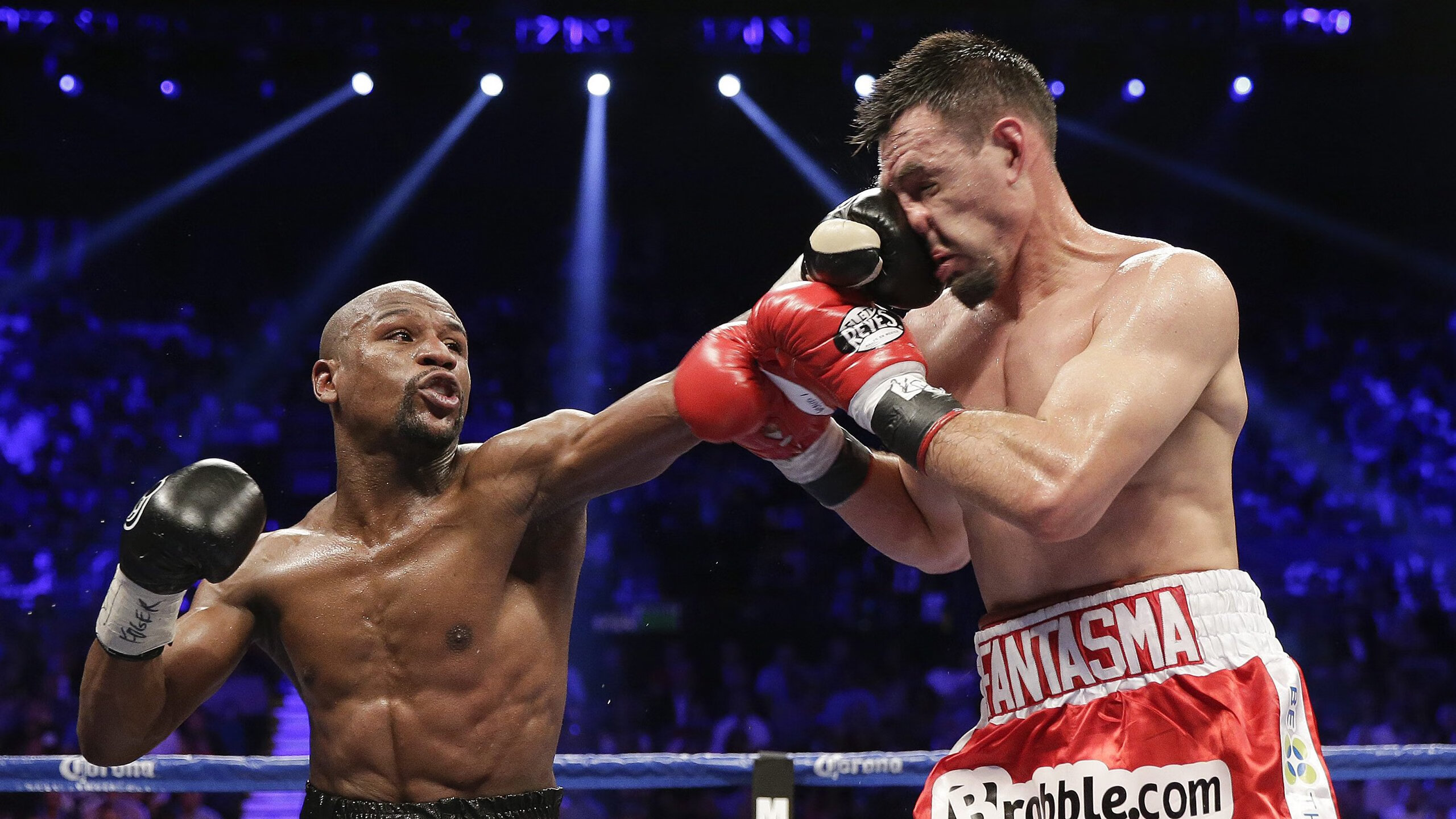 英超顶级对决,精彩反击和神级扑救层出不穷,英超经典对决